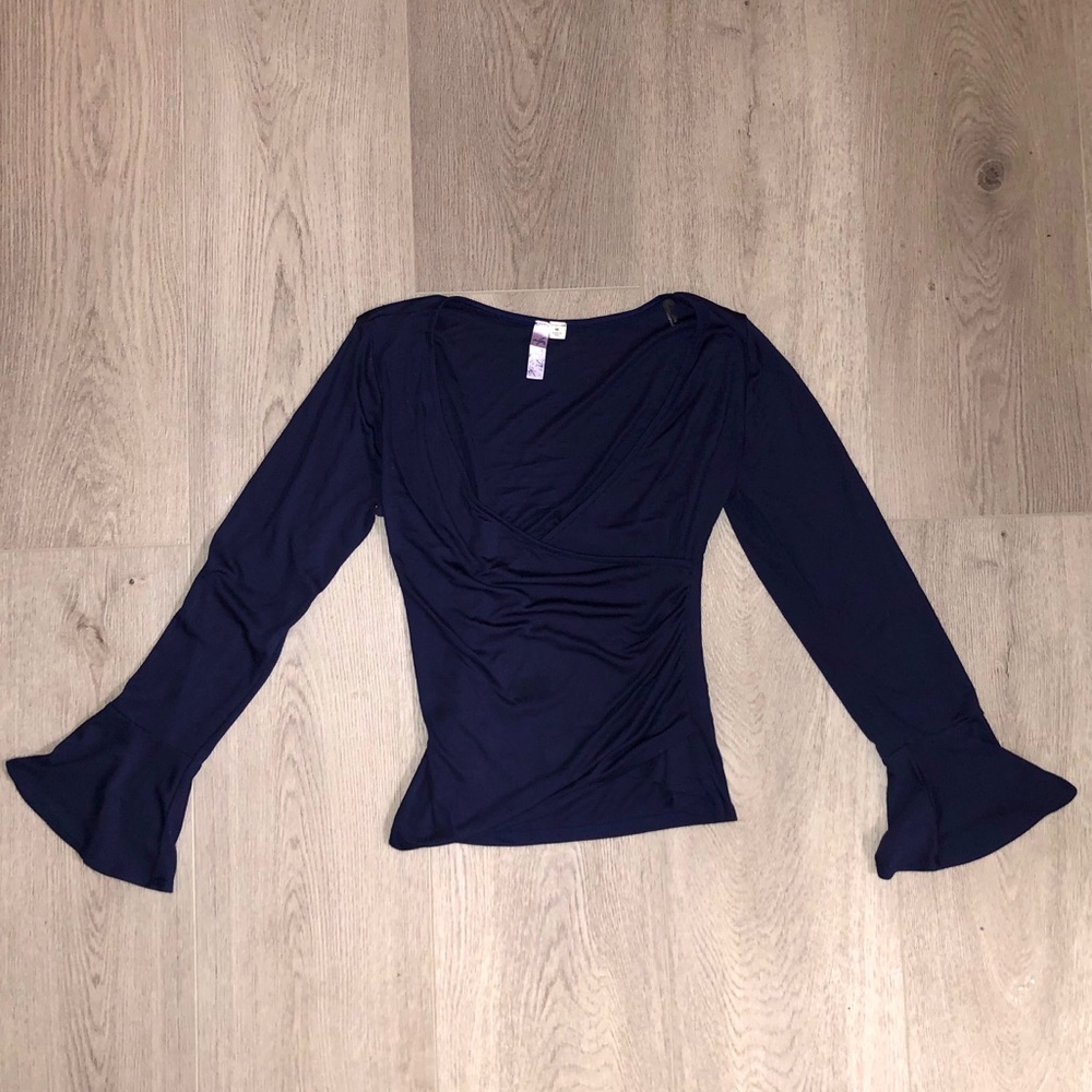 Francesca’s | ruched bell sleeve wrap shirt